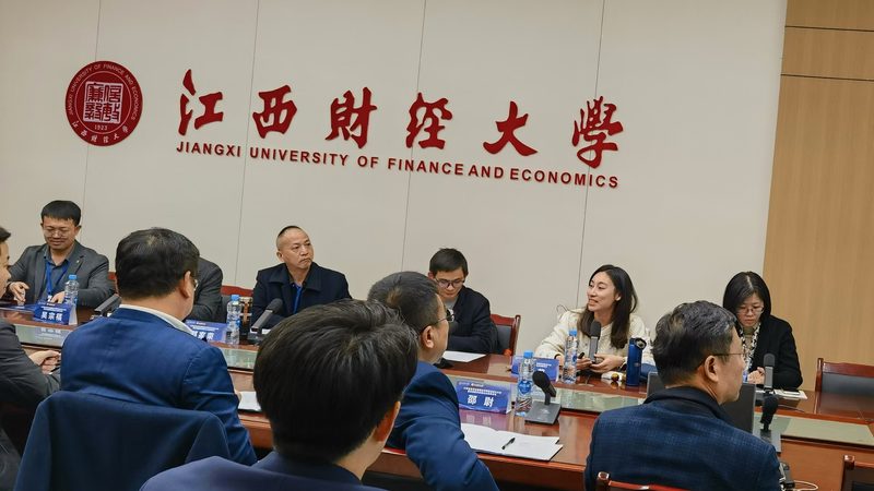 一个标准的机械结构实用新型专利参数模板通常包括以下几个部分：